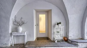Centrally located apartment with parking space - Image 4