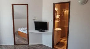 Megnyugtat-lak Apartmanház - Image 2