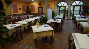 Hostal Restaurante El Surtidor - Image 4