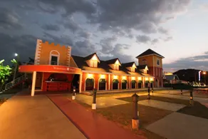 Thada Chateau Hotel - Image 2