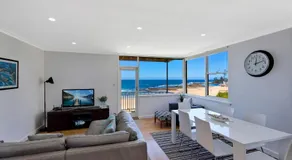 Golden Sands 1 - Absolute Beachfront - Image 2