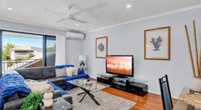 Unit 2 of 6 Indigo Avenue Rainbow Beach - Image 2