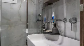 Modern Loutraki Apartment 3min Walk to Beach Fits 4 - Image 2