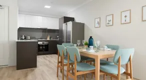 Bright Trendy 3BR Apt - Walk to River & Shops - Image 2