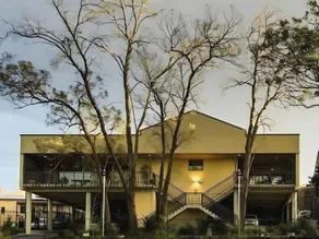 Royal Hotel - Image 3