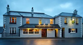 Horse & Hound - Image 3