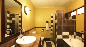 Sandford Park Country Hotel - Image 2