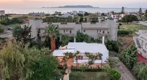 Villa in the Garden - Image 5
