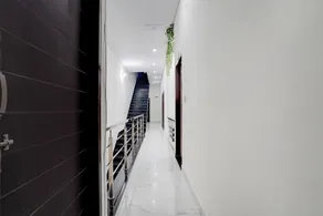 Hotel O D9 - Image 5
