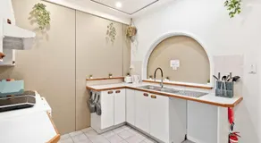 Double Room in Peakhurst - Centrally Located - Shared Bathroom - Image 4