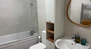 La Vio - Image 2