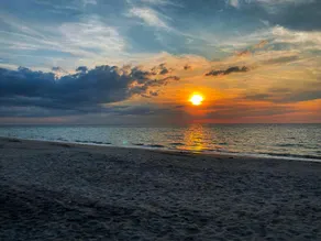 C & J Sunset View Beach Resort - Image 5