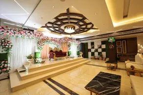 KS Square Hotel - Image 2