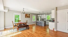 Elegant 3BR Home in Worcester - Image 2