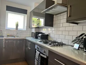 Beautiful 4-bed House in Lincoln- Close to Centre - Image 3