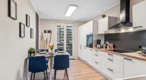 Modernes 2 Zimmer Apartment mit Balkon, zentrale Lage - Image 3