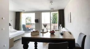 Landpalais Goyenhof - Deluxe Suites & Breakfast - Image 2