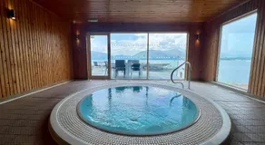 Holly Tree Hotel, Swimming Pool & Hot Tub - Image 5
