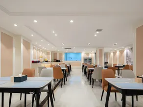 Vienna Hotel Suizhou Wuyue Plaza - Image 3
