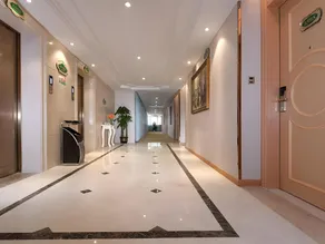 Vienna Hotel Shenzhen International Exhibition Center Fuyong Bao'an Avenue - Image 4