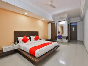 Capital O 16350 Infocity Club And Resort - Image 3