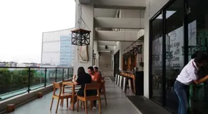 Cabin Hotel - Image 4