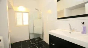 City center luxury apartment in Netanya - Image 2