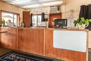 Rodeway Inn and Suites - Image 3