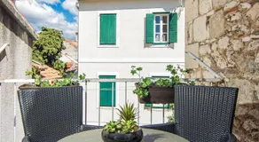 Split Inn Apartments - Image 5