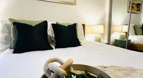 Modern 2 Bedroom Ground Floor Apartment near city centre - Image 2
