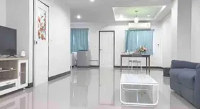 Bang Sean House: Friends/Family. - Image 2