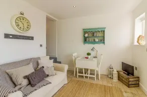 Beautiful 1 Bed Apartment in the heart of Matlock - Image 1