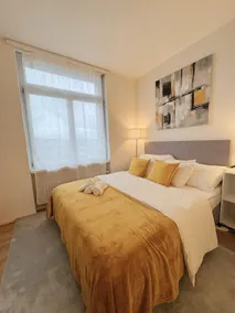 Zurich Central Brand New Apartment - Image 2