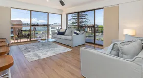 Coastal Retreat 10 Champagne Court - Image 2