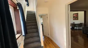 Entire Home Near Gatwick with Free Parking - Image 4