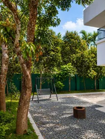 90s Villa - Image 5