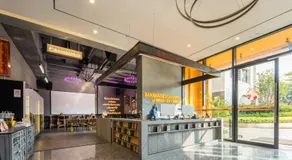 Banana S Design Hotel - Image 3