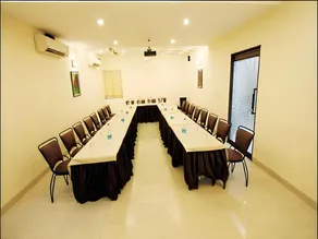 Royal Residency Hotel - Image 5