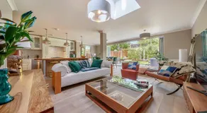 Stunning 3B2Ba Huge entertaining space and hottub! - Image 3
