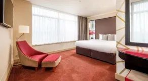 The Luxury Central Cardiff Signature Hotel By Belvilla - Image 3
