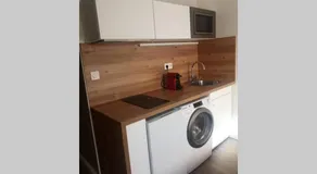 Appartement design tout confort (parking gratuit) - Image 5