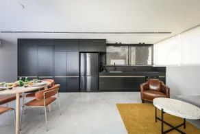 Modern Studio Apt with Balcony - Image 5