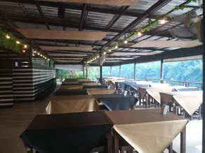 Ingphupha Resort And Restaurant - Image 4