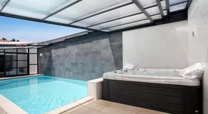 Villa 'Rosa Com Piscina E Jacuzzi' con vista sulle montagne, Wi-Fi e aria condizionata - Image 3