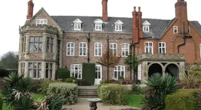 The Ivanhoe Apartment - Image 3