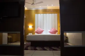 Hotel Royal Shelter - Image 2
