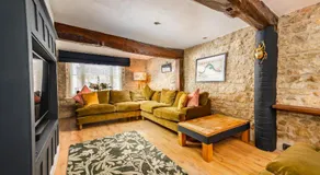 Spacious, luxury town centre Granary conversion - Image 4