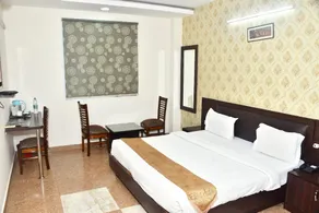Hotel Flora - Image 2