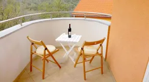 Apartments Kvesić - Image 4