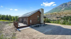 Cute Cabin with Mountain Views and King Bed - Image 5